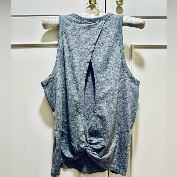 Fabletics Workout Top Size S - Picture 4 of 8